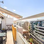 Elegant, Modern & Spacious Apartment In Thessaloniki With Balcony