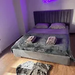 Angies Ledsigns Apartment