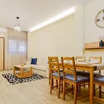 D&S Cozy Apartment, With 2 Bedrooms
