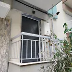 Vintage Apartment In Kalamaria