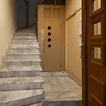 Private Pristine Balcony Home- Heart Of The Center