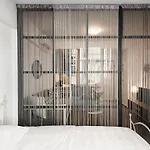 Innovative Cosy Intimate Studio In Ladadika