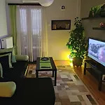 Cozy City Center Apartment