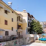 Pearl Studio Free Private Parking