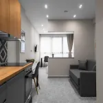 Avenue Studios & Apartments, Nilie Hospitality Mgmt