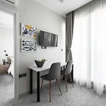 Avenue Studios & Apartments, Nilie Hospitality Mgmt