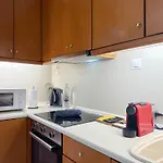 Luxury Downtown Apartment Z3