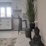 Quiet Cute Flat Close To Center