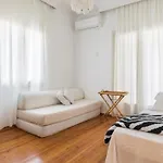 Central Luxury Apartment At Proxenou Koromila