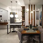 P Deluxe Suites 8