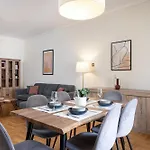 Houseloft White Tower Echo