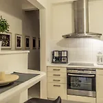 Elegant Supercentral Apartment