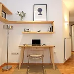 Lena\'S Central Relaxed Eco Apartment