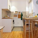 Lena\'S Central Relaxed Eco Apartment