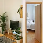 Lena\'S Central Relaxed Eco Apartment