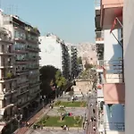 Luxury Apt At Navarino Square