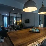 Glossy Lodge