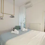 Roman Market- Upper Aristotelous Sq Luxury Apartment