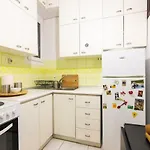 F & B Collection - Apartment For 3