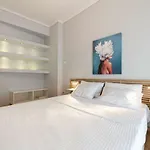 City Pulse Tsimiski Apartment