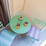 Flow - White Tower Two Bedroom Suite