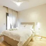 Stylish 3-Bedroom Apartment & Terrace