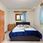 Independent Apartment In Pylaia.