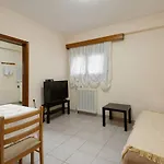 Independent Apartment In Pylaia.