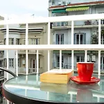 Downtown Luxury Boutique Suites : The Red Suite