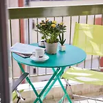 F & B Collection - Flat For 4