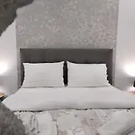 Navarino Jacuzzi Studio