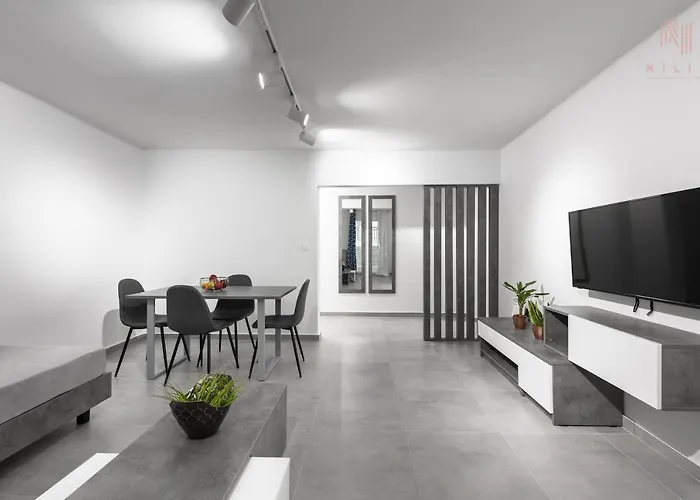 Consul, Nilie Hospitality Mgmt
