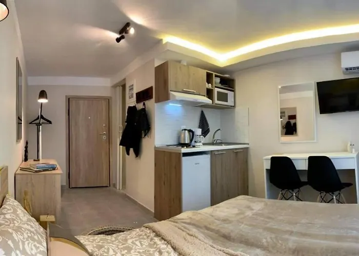 Center Deluxe Studio
