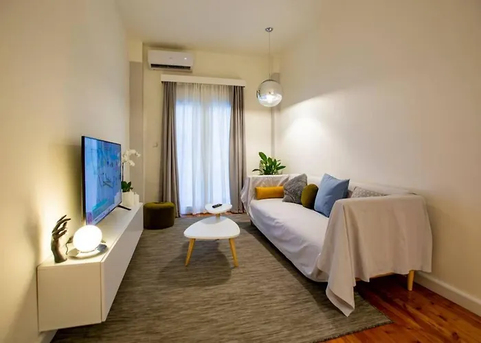 Minimal Chic Central Apartment In Thessaloniki