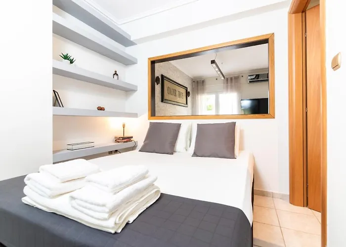 F & B Collection - Apartment For 4