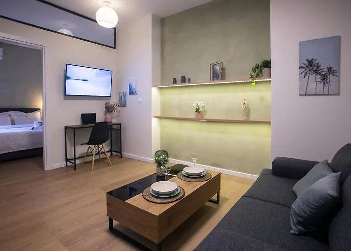 Super Fresh Central 1 Bedroom Lux Apartment