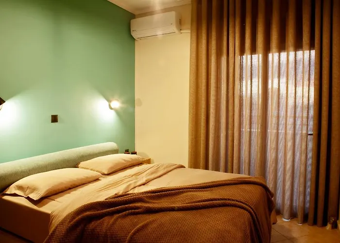 Designer Apartments Close To The Center + Free Parking