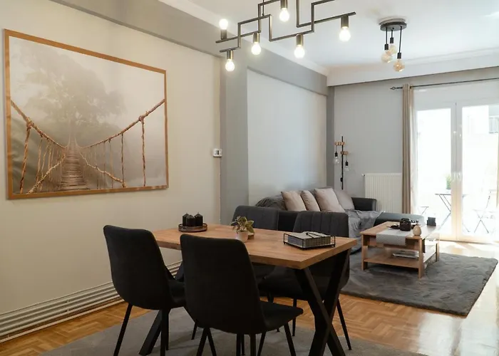 Theo Apartments