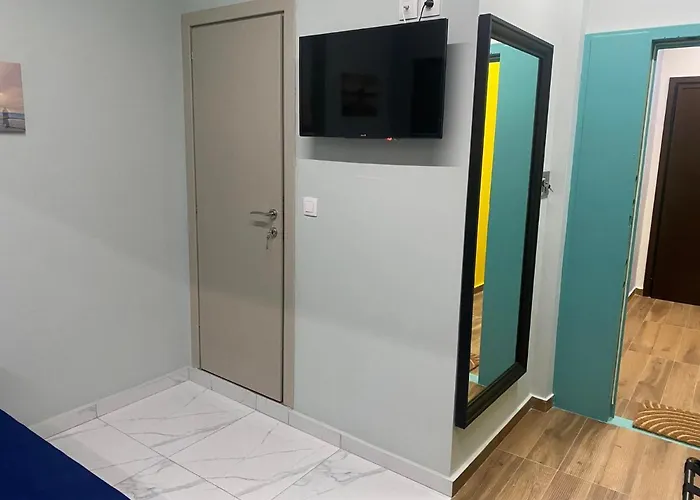 Treasure Box Apartment _Aristotelous Square_