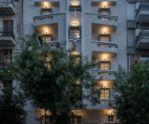 72 Ad Suites