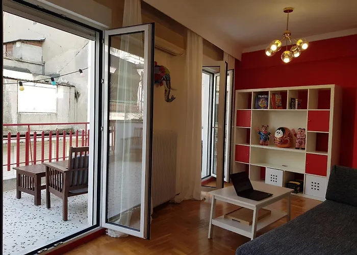 Quiet City Centre Apartment With Large Balcony
