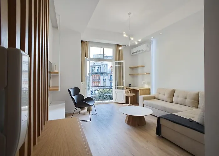 A.G.A.I.N Downtown Premium Suite