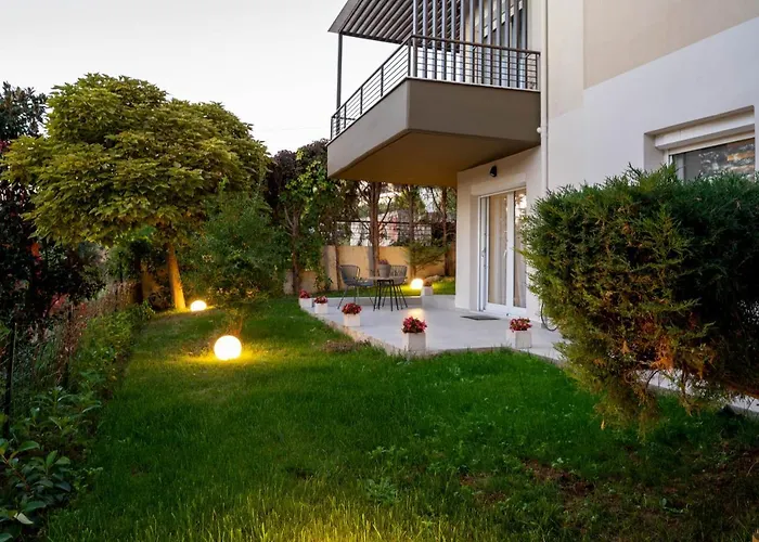 Private Garden House In Panorama- Lux Accommodation