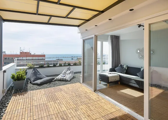 Port De L\'Eau Roof Garden