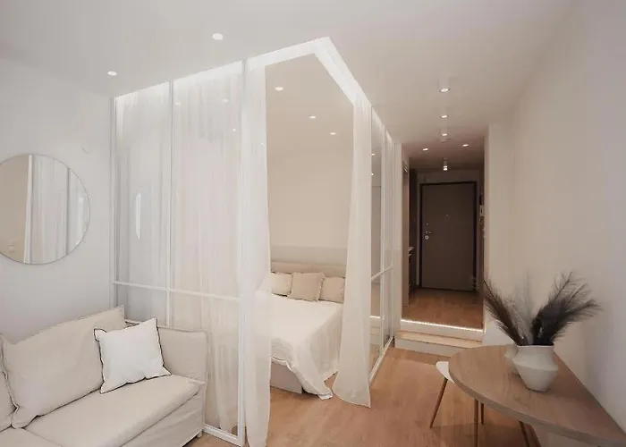 V1 Boutique Rooms, Nilie Hospitality Mgmt