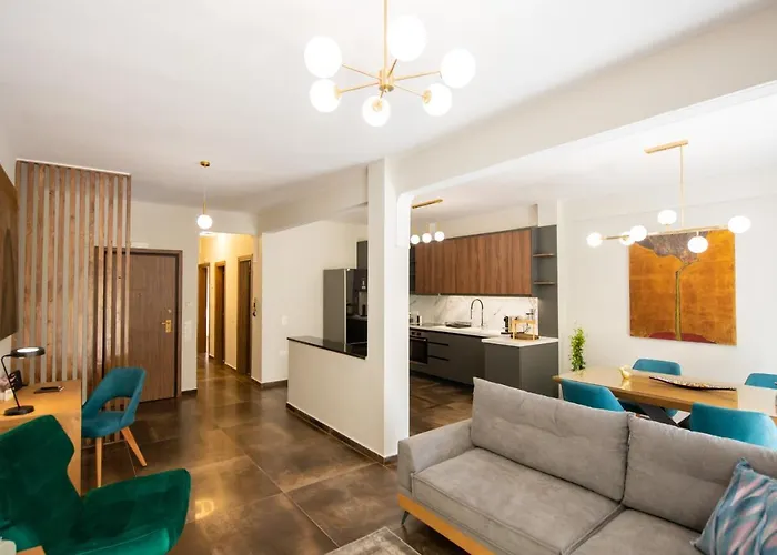 Centerstage1 Boutique Apartment - Hemisphere1 Stylish Studio
