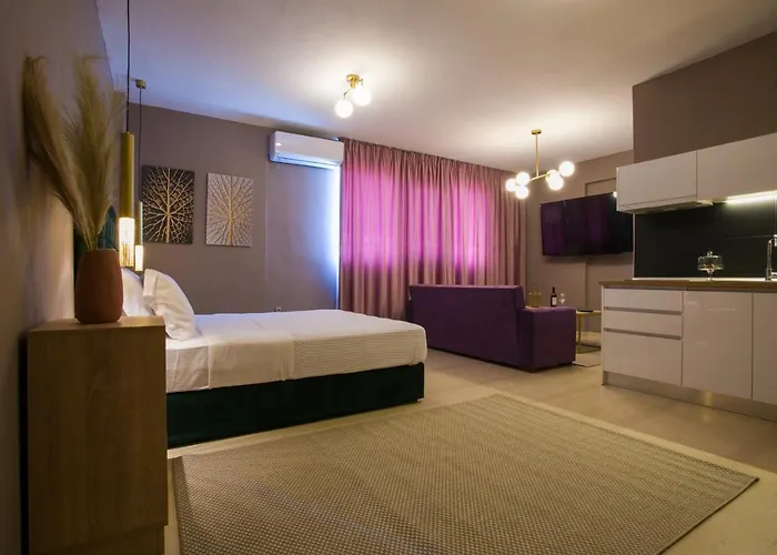Marizas Luxury Suites #1