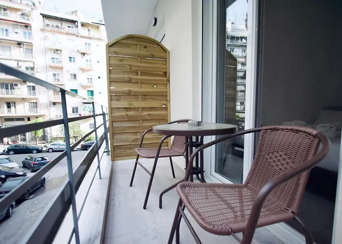 Studio Antigonidon Square A