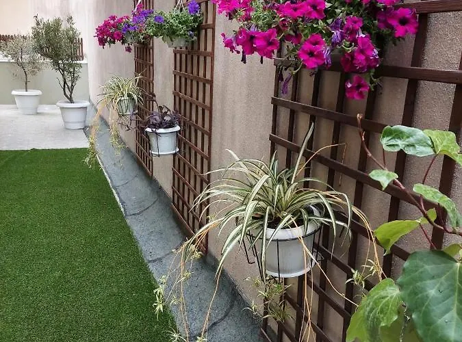 Central Garden Escape In Thessaloniki!