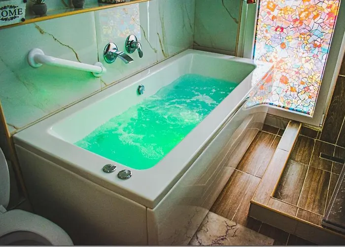Kassandrou Suite Hot Tub-Jakuzzi - 2 Bedrooms - Big Balcony - Center